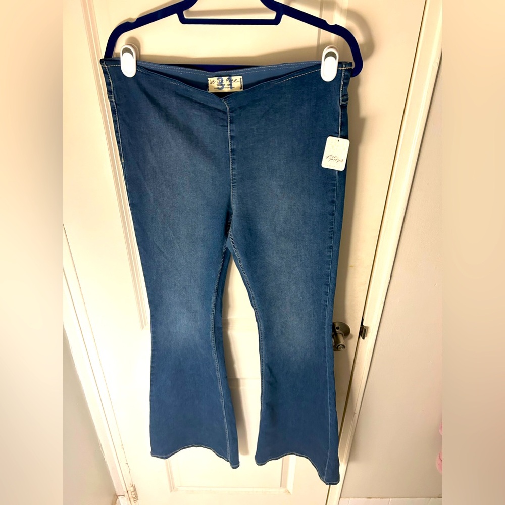 Free People pull on flare jeans, NWT